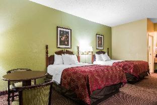Royal Palms Inn Stockbridge Room photo