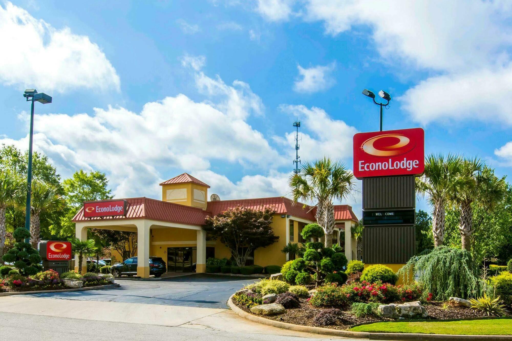 Royal Palms Inn Stockbridge Exterior photo